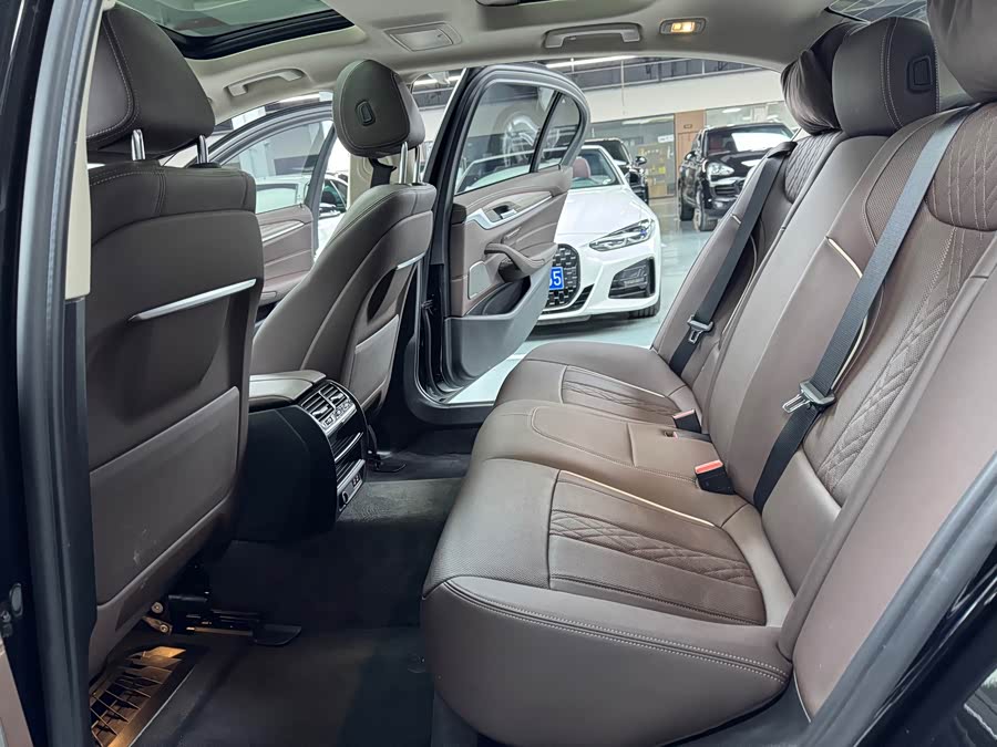 BMW 5 Series 2023 530Li Leading Luxury Package - zdjęcie 15