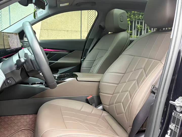 BMW 5 Series 2024 530Li Leading M Sport Package - zdjęcie 15