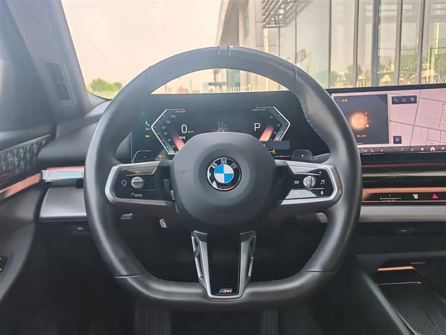 BMW 5 Series 2024 530Li Leading M Sport Package - zdjęcie 5