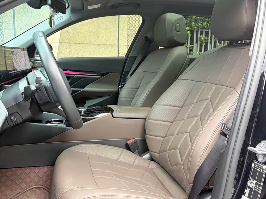 BMW 5 Series 2024 530Li Leading M Sport Package - zdjęcie 6