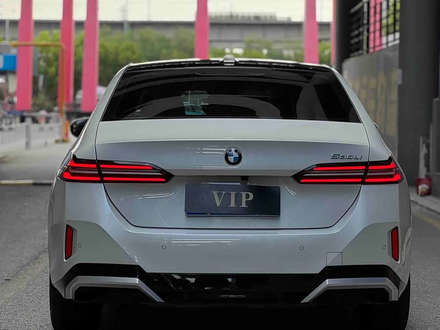 BMW 5 Series 2024 530Li Luxury M Sport Package - zdjęcie 5