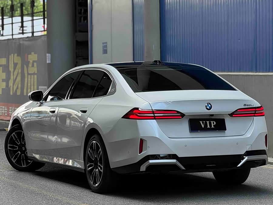 BMW 5 Series 2024 530Li Luxury M Sport Package - zdjęcie 6