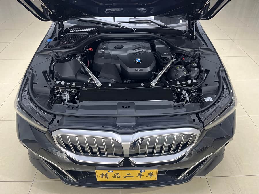BMW 5 Series 2025 530Li Deluxe M Sport Package - zdjęcie 16