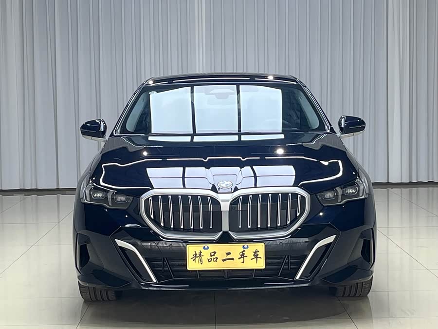 BMW 5 Series 2025 530Li Deluxe M Sport Package - zdjęcie 3