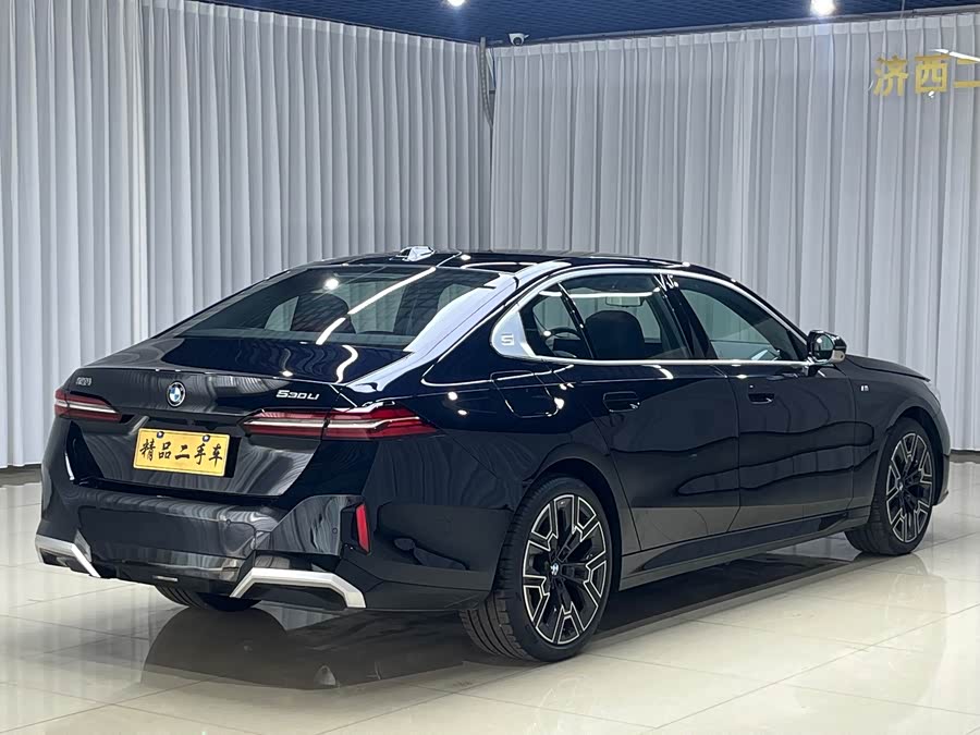 BMW 5 Series 2025 530Li Deluxe M Sport Package - zdjęcie 7