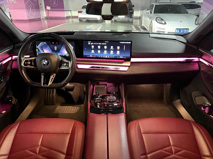 BMW 5 Series 2025 530Li Deluxe M Sport Package - zdjęcie 8