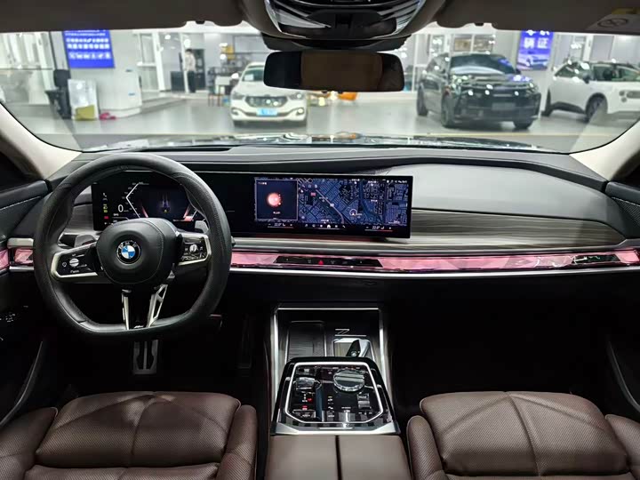 BMW 7 Series 2023 740Li Leading M Sport Package - zdjęcie 16