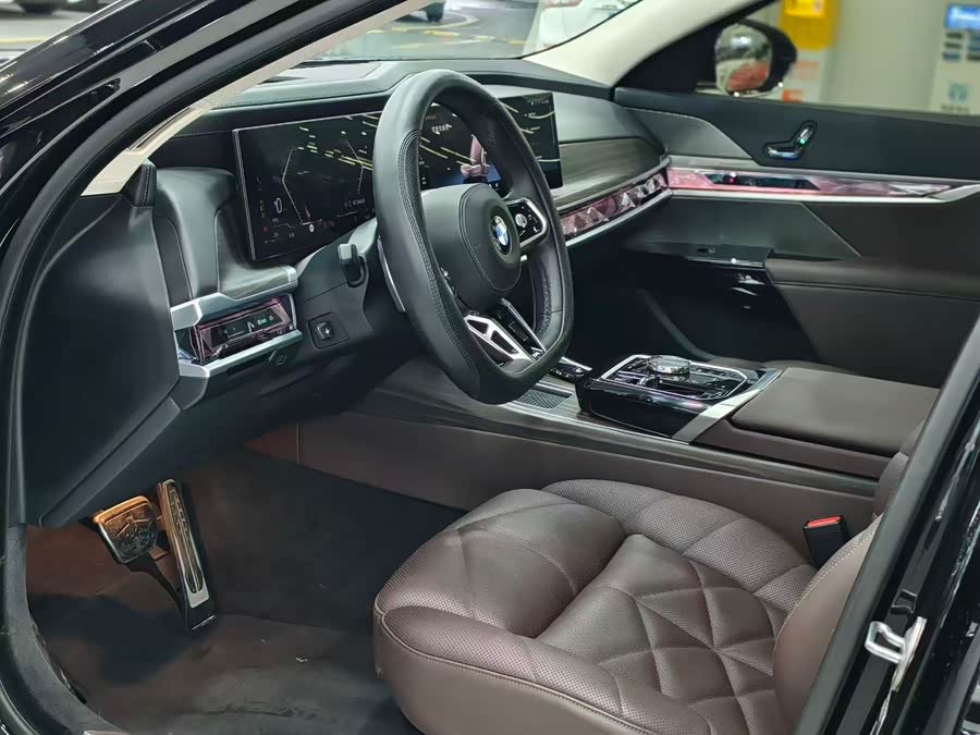 BMW 7 Series 2023 740Li Leading M Sport Package - zdjęcie 5