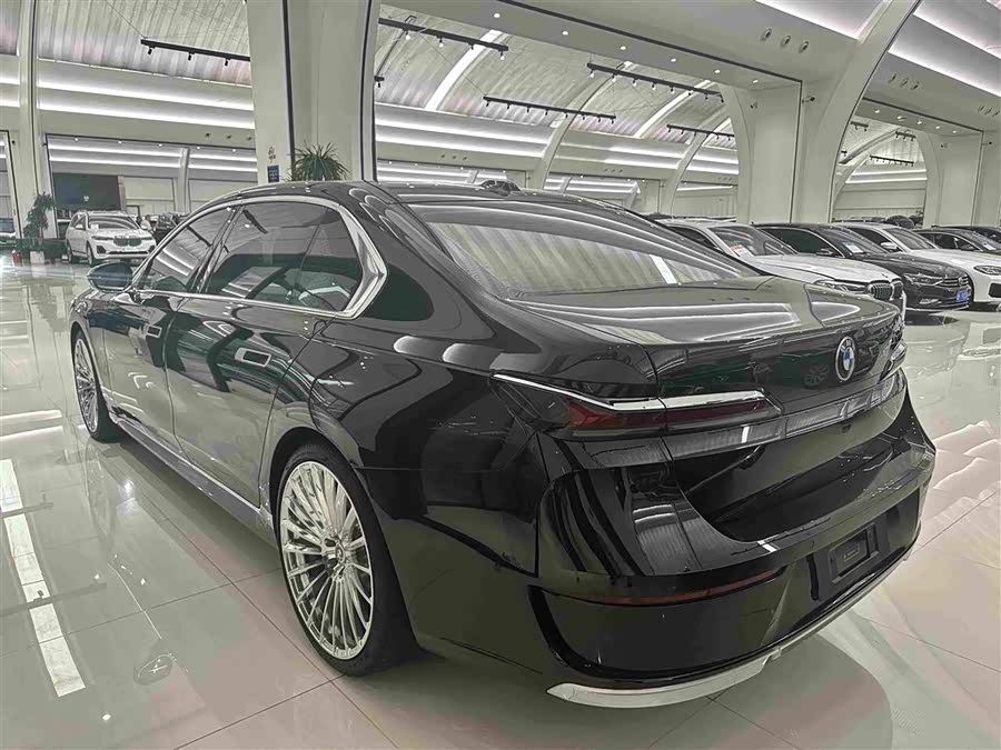 BMW 7 Series 2026 740Li Leading Luxury Package - zdjęcie 18