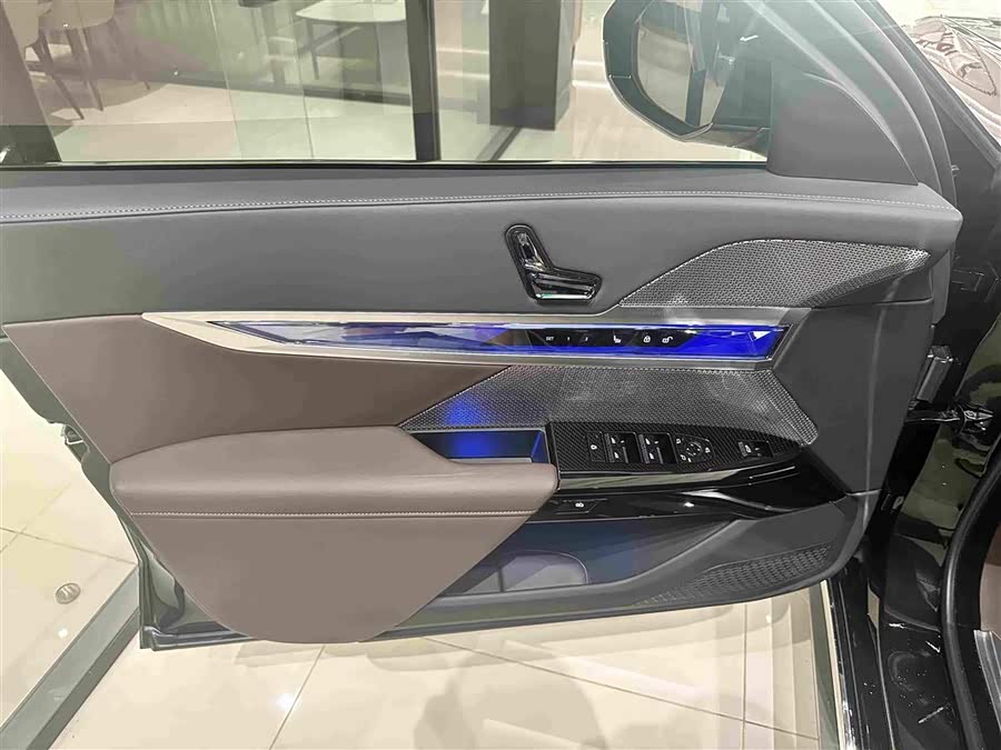BMW 7 Series 2026 740Li Leading Luxury Package - zdjęcie 7