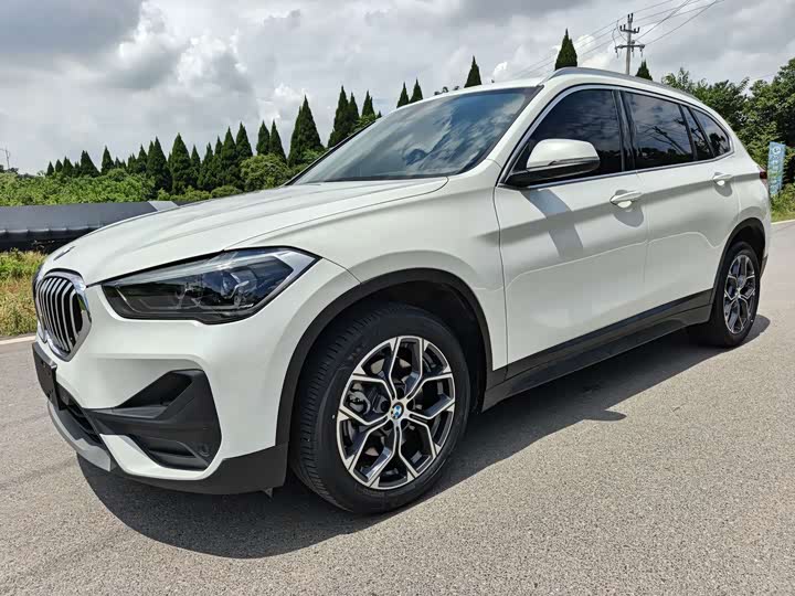 BMW X1 2022 sDrive25Li Leading Edition - zdjęcie 11
