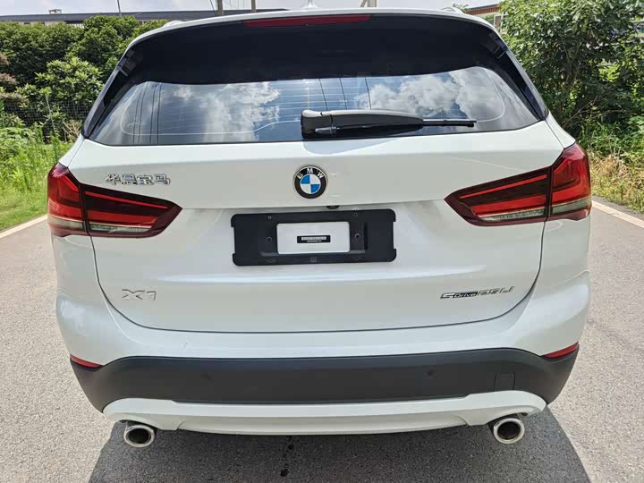 BMW X1 2022 sDrive25Li Leading Edition - zdjęcie 14