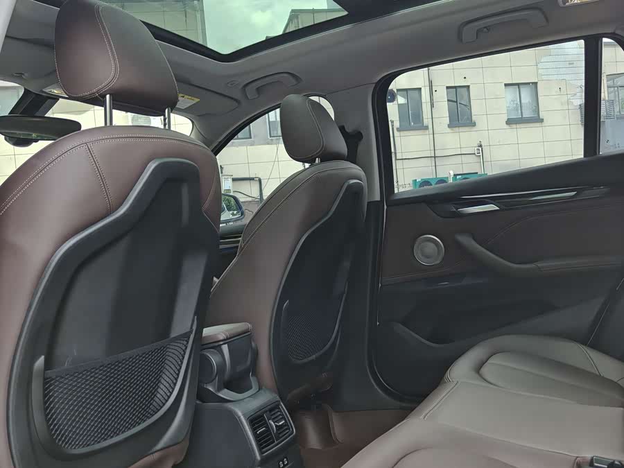BMW X1 2022 sDrive25Li Leading Edition - zdjęcie 9