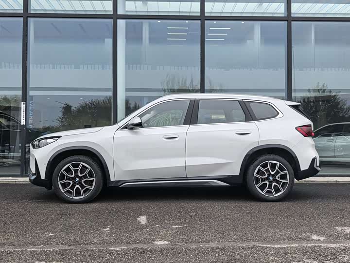 BMW X1 2025 sDrive25Li X Design Package - zdjęcie 16