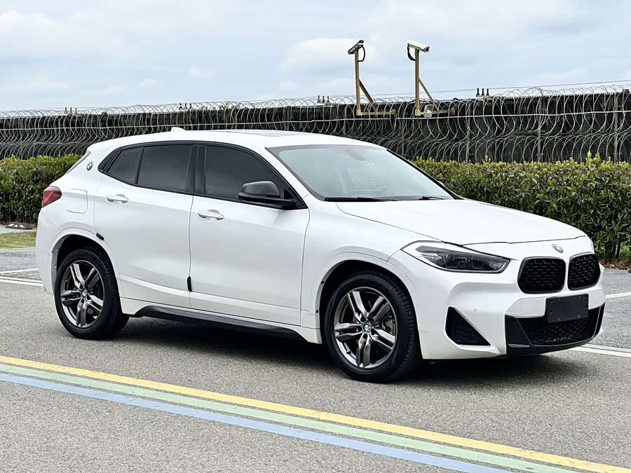 BMW X2 2023 sDrive25i M Sport Night Edition - zdjęcie 2