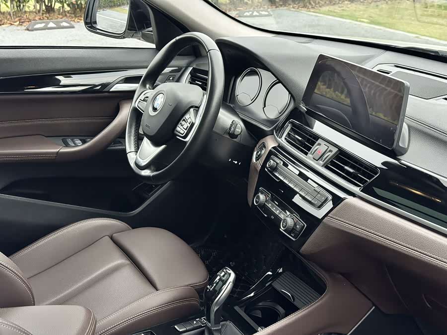 BMW X2 2023 sDrive25i M Sport Night Edition - zdjęcie 15