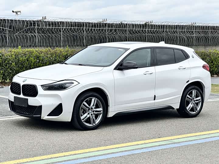 BMW X2 2023 sDrive25i M Sport Night Edition - zdjęcie 20