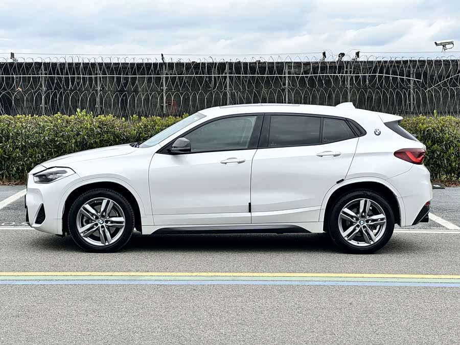 BMW X2 2023 sDrive25i M Sport Night Edition - zdjęcie 5