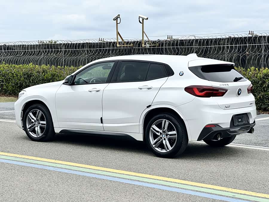 BMW X2 2023 sDrive25i M Sport Night Edition - zdjęcie 6