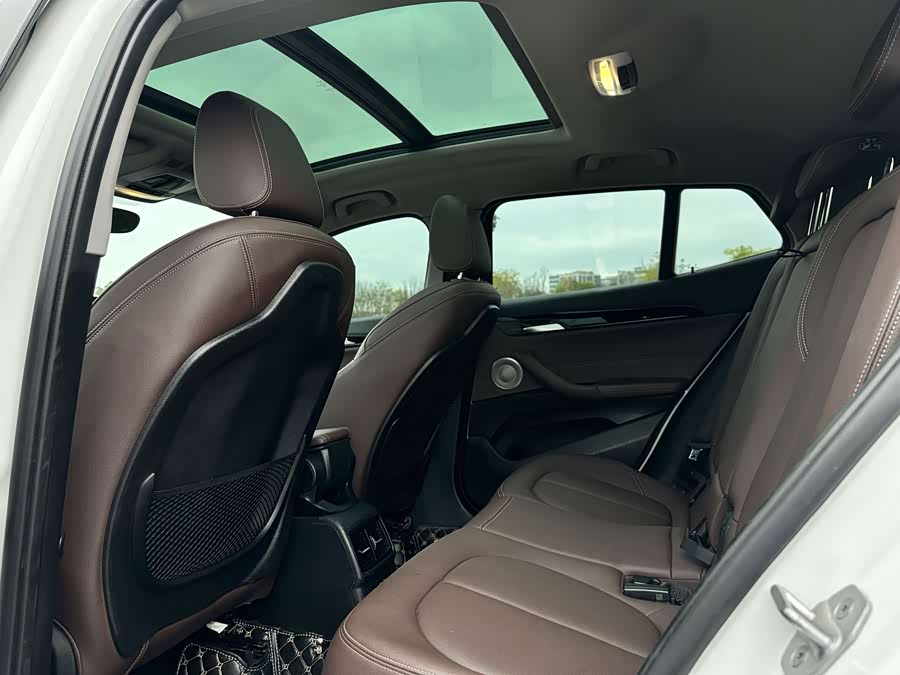 BMW X2 2023 sDrive25i M Sport Night Edition - zdjęcie 10