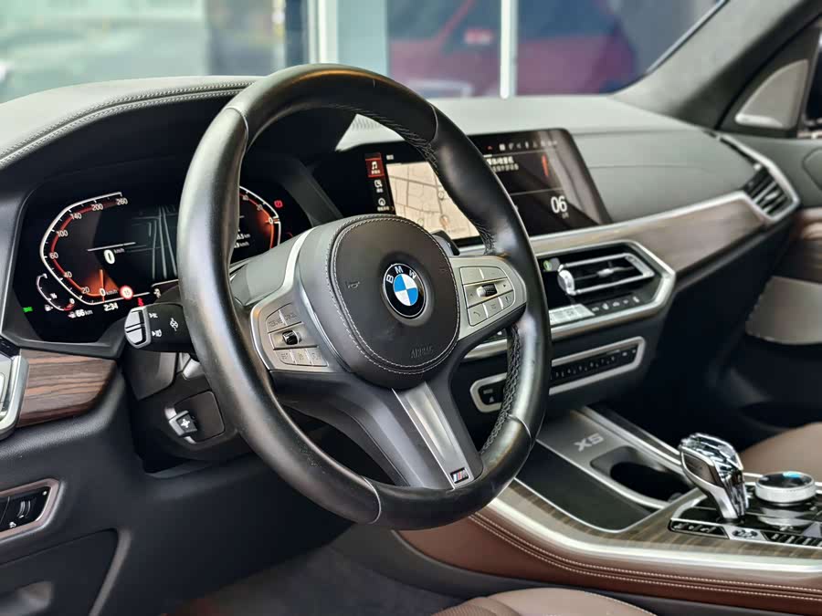 BMW X5 2022 Facelift xDrive 40Li M Sport Package - zdjęcie 19