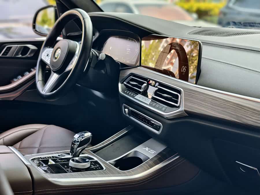 BMW X5 2022 Facelift xDrive 40Li M Sport Package - zdjęcie 9