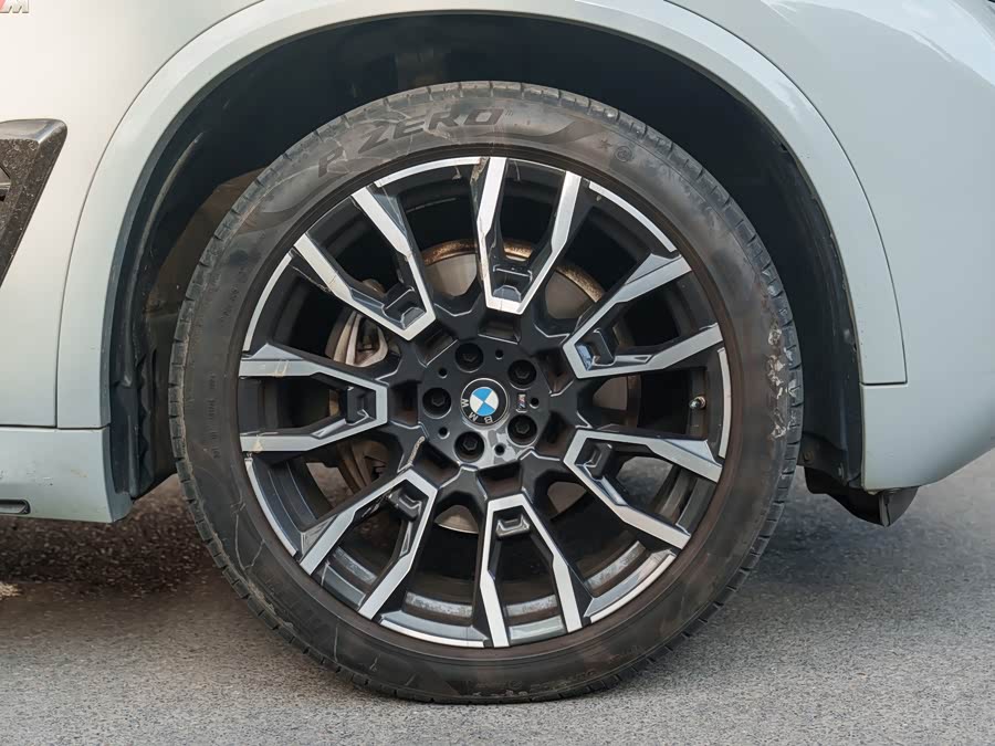 BMW X5 2023 xDrive 40Li M Sport Night Package - zdjęcie 17