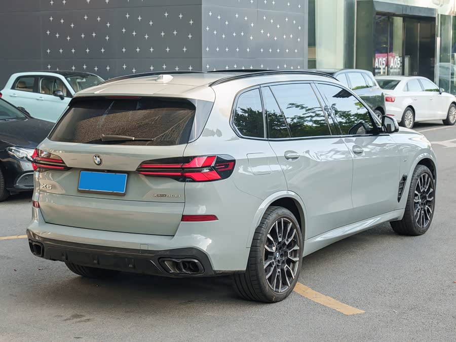 BMW X5 2023 xDrive 40Li M Sport Night Package - zdjęcie 5