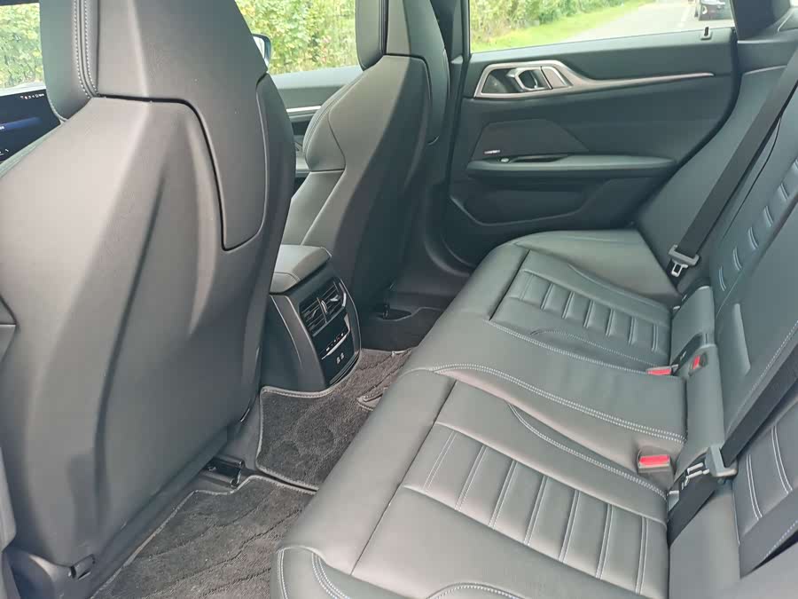 BMW i4 M 2023 M50 - zdjęcie 11