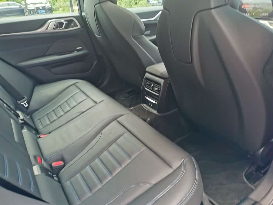 BMW i4 M 2023 M50 - zdjęcie 17