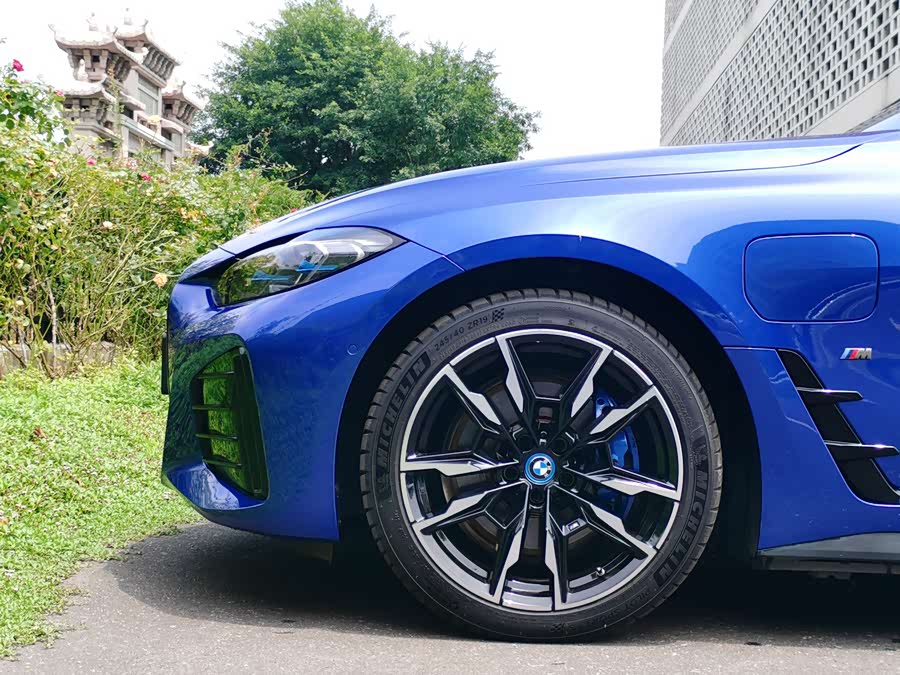 BMW i4 M 2023 M50 - zdjęcie 8