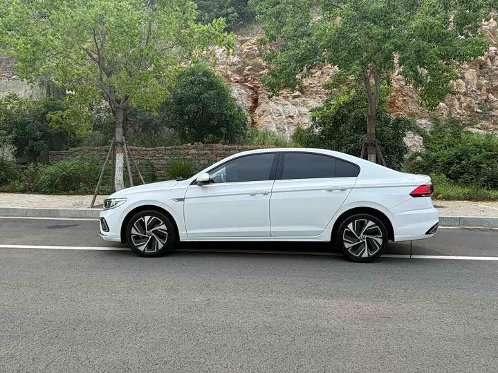 Bora 2024 200TSI DSG Joy Pro - zdjęcie 15