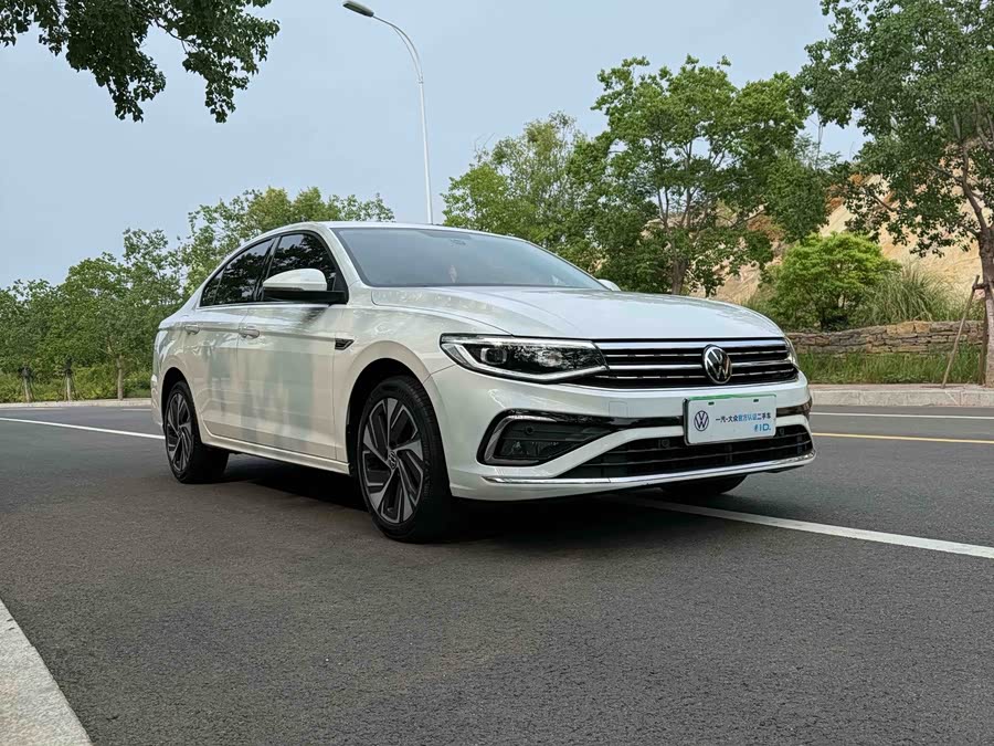 Bora 2024 200TSI DSG Joy Pro - zdjęcie 3