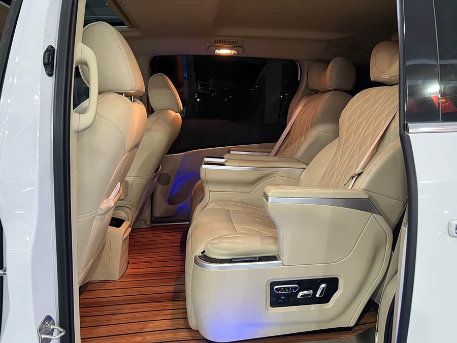 Buick GL8 2023 Land Business Class Comfort Version - zdjęcie 9