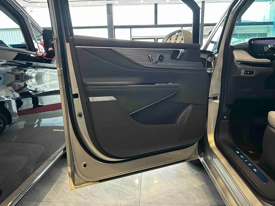 Buick GL8 2025 Luxury Intelligent - zdjęcie 11