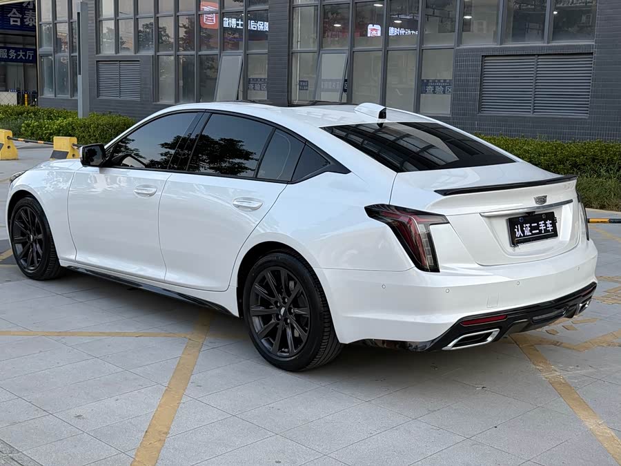 Cadillac CT5 2024 28T Premium - zdjęcie 13