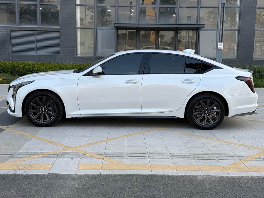 Cadillac CT5 2024 28T Premium - zdjęcie 16