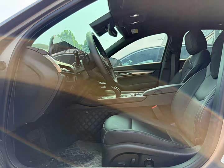 Cadillac CT5 2025 28T Track Performance - zdjęcie 13