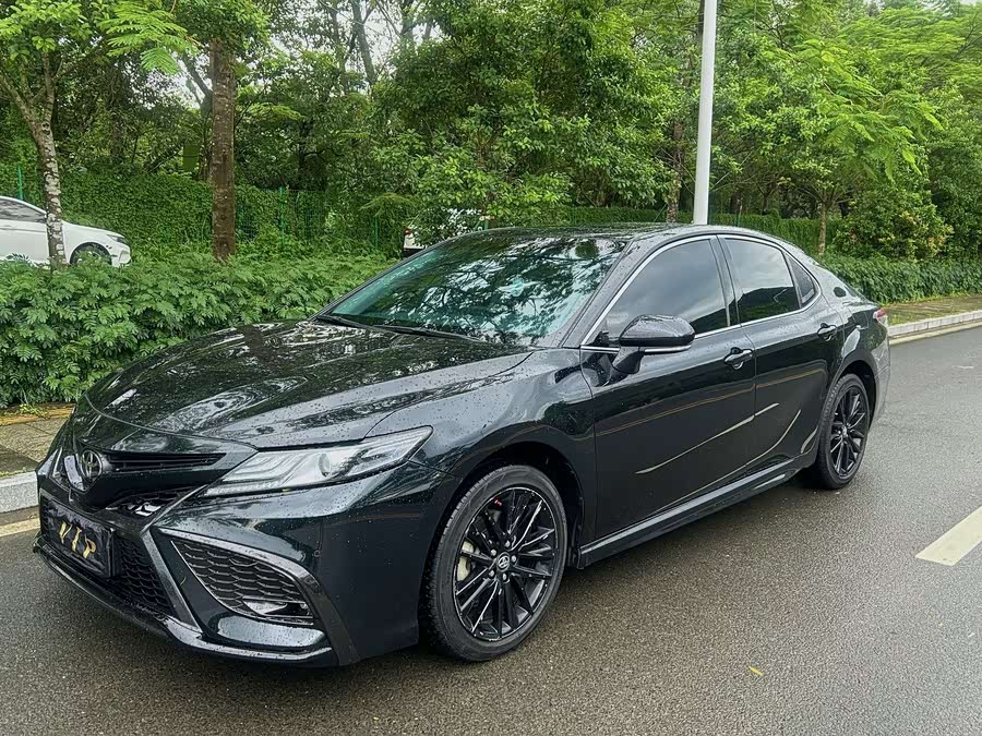 Camry 2023 2.0S Knight - zdjęcie 1