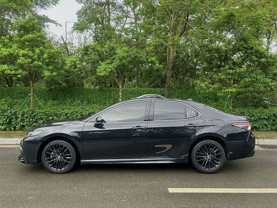 Camry 2023 2.0S Knight - zdjęcie 2