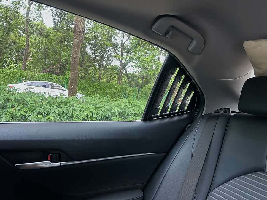 Camry 2023 2.0S Knight - zdjęcie 17