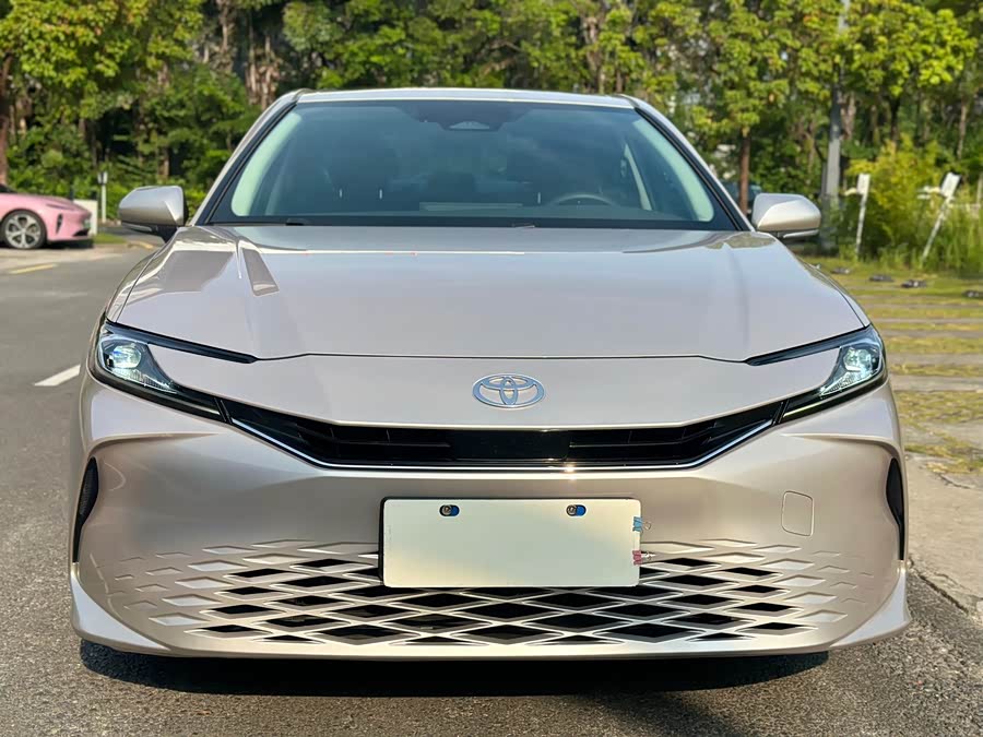 Camry 2024 2.0T Luxury - zdjęcie 2