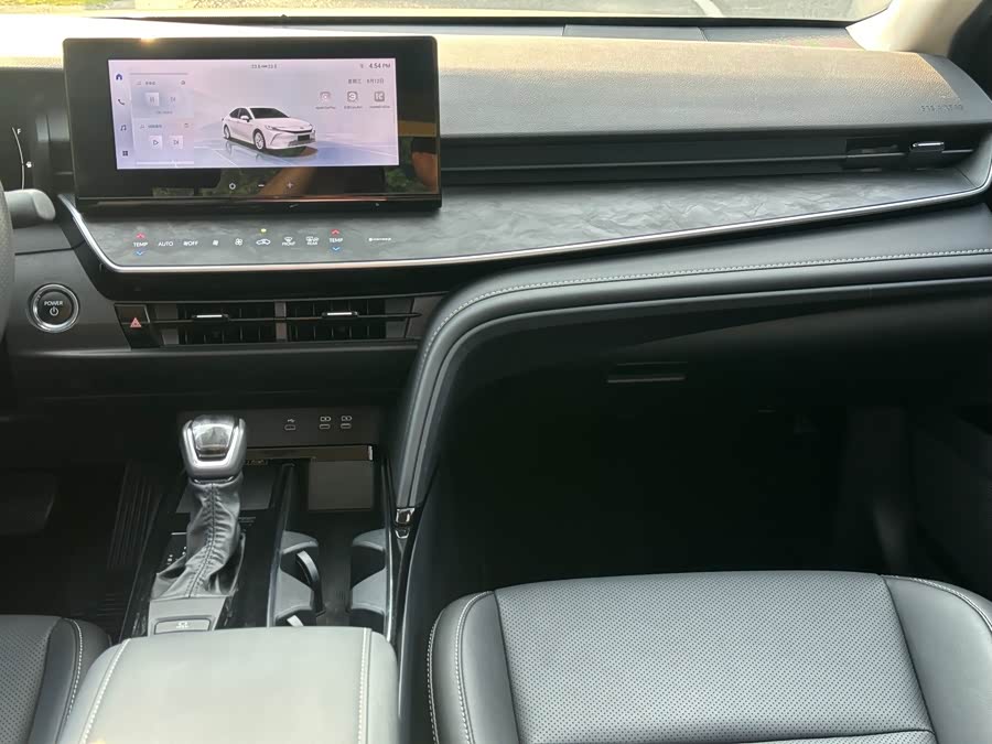 Camry 2024 2.0T Luxury - zdjęcie 12