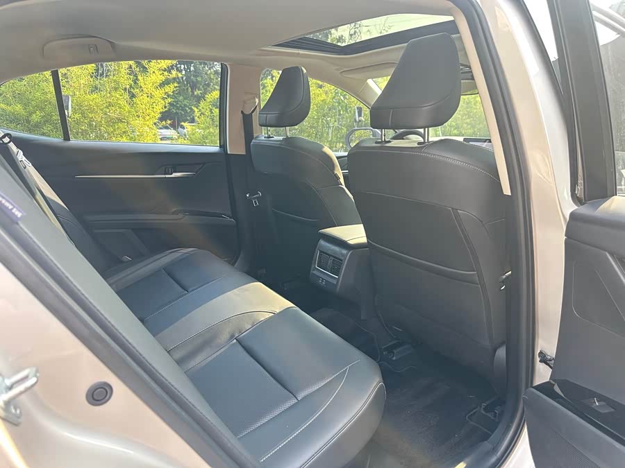 Camry 2024 2.0T Luxury - zdjęcie 10