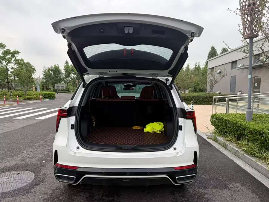 Changan CS75PLUS 2024 3rd Gen Champion 1.5T Smart Driving Edition - zdjęcie 9