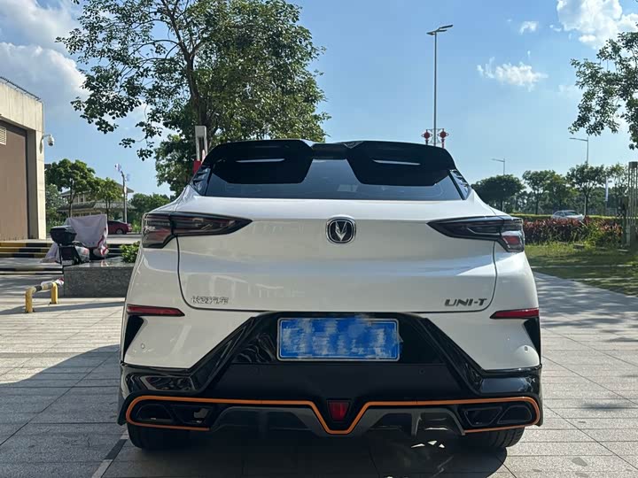 Changan UNI-T 2022 1.5T Premium - zdjęcie 15