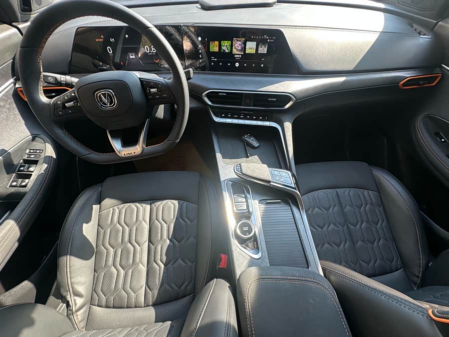 Changan UNI-T 2022 1.5T Premium - zdjęcie 7