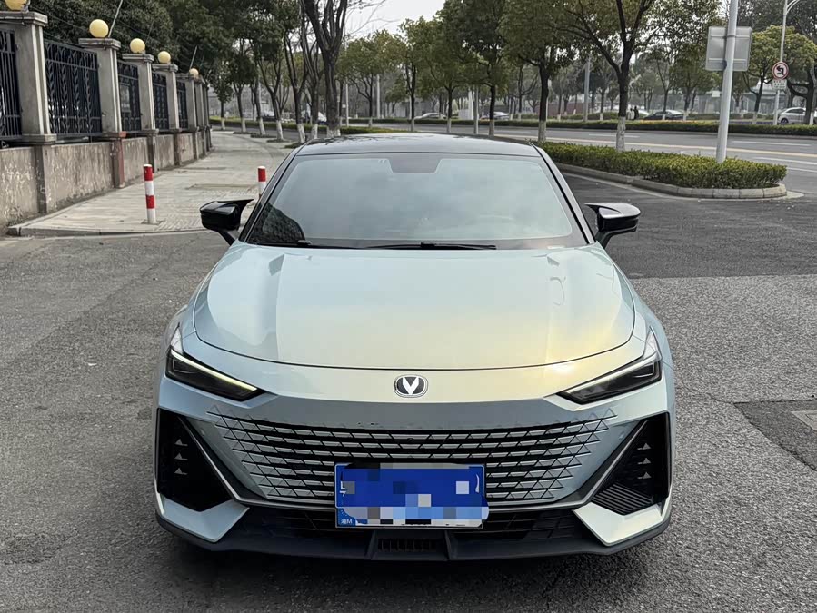 Changan UNI-V 2022 1.5T Sport - zdjęcie 2