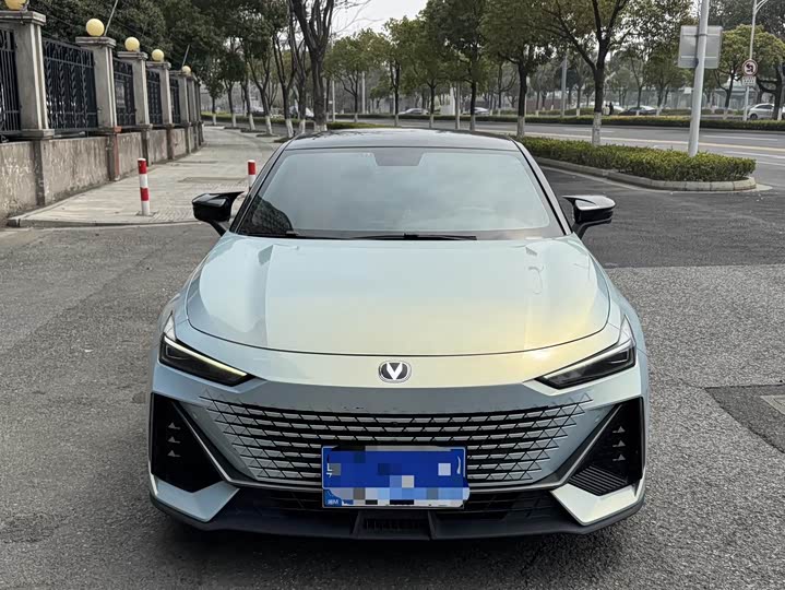 Changan UNI-V 2022 1.5T Sport - zdjęcie 18