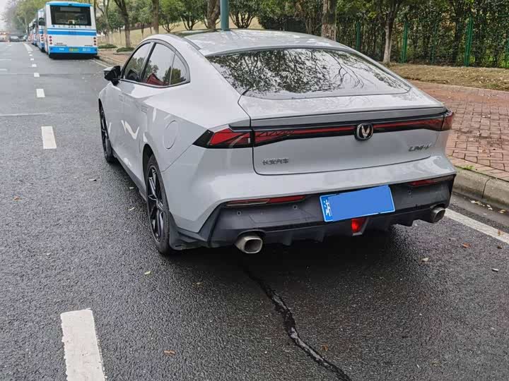Changan UNI-V 2023 1.5T Premium - zdjęcie 15